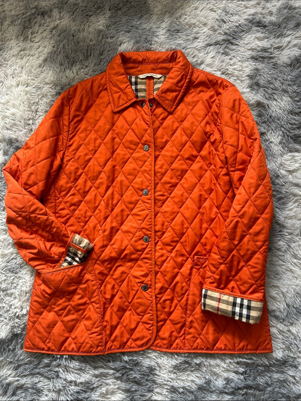 🏴󠁧󠁢󠁥󠁮󠁧󠁿 Burberry Quilted Orange Jacket with Nova Check lining